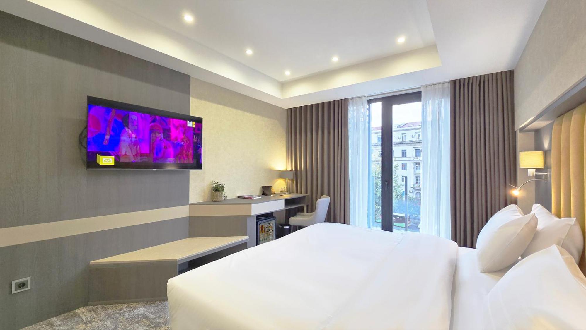 Griffin Hotel Тбилиси Екстериор снимка