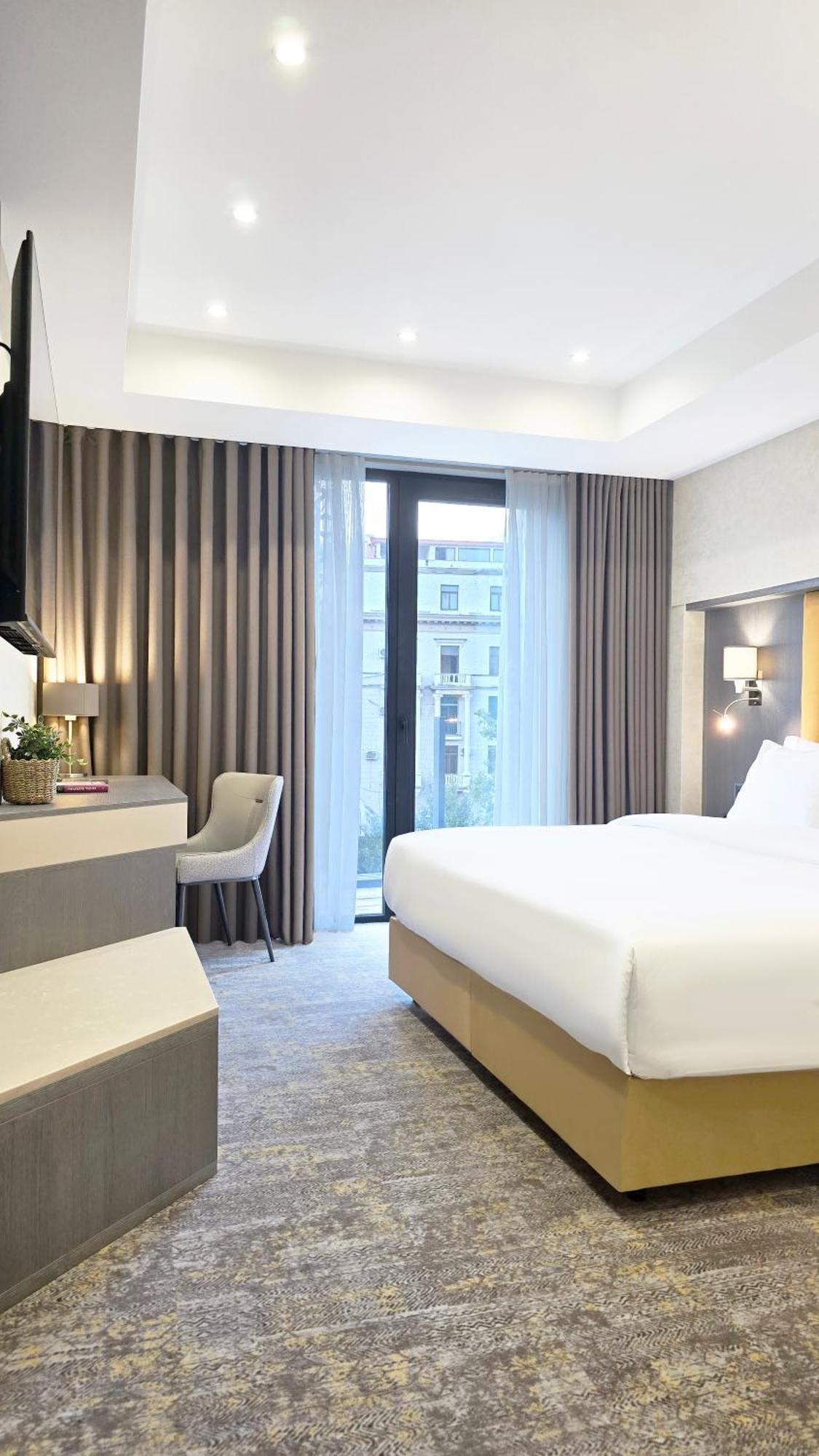Griffin Hotel Тбилиси Екстериор снимка