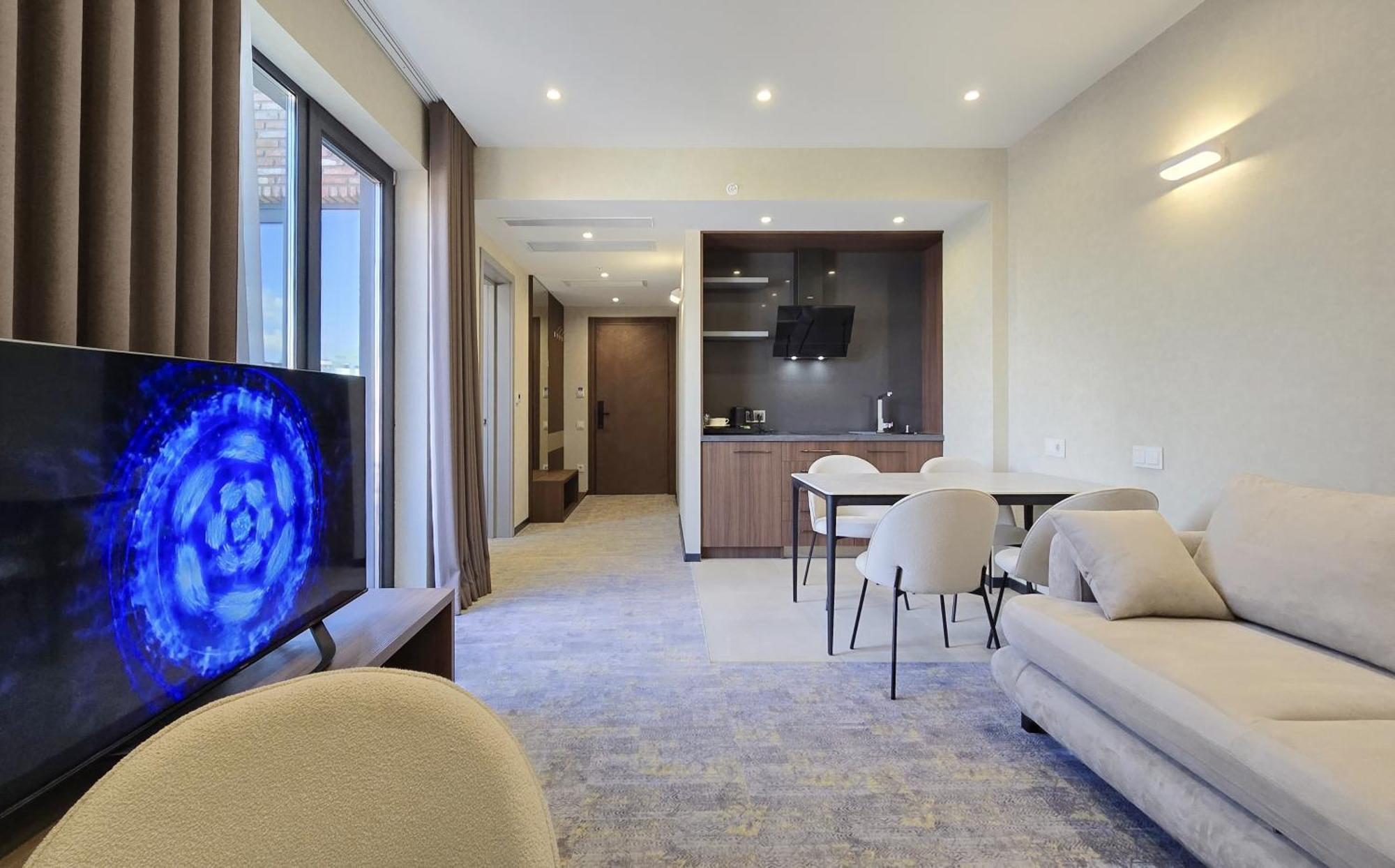 Griffin Hotel Тбилиси Екстериор снимка