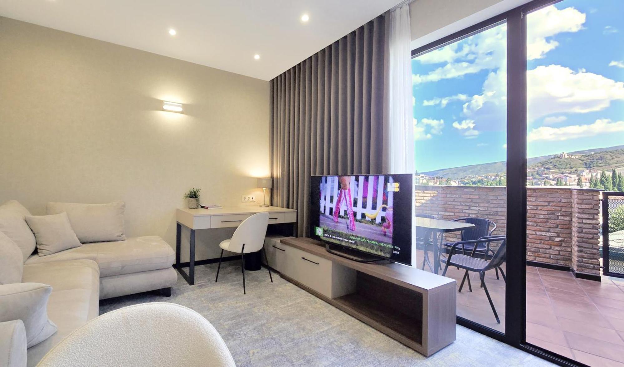 Griffin Hotel Тбилиси Екстериор снимка