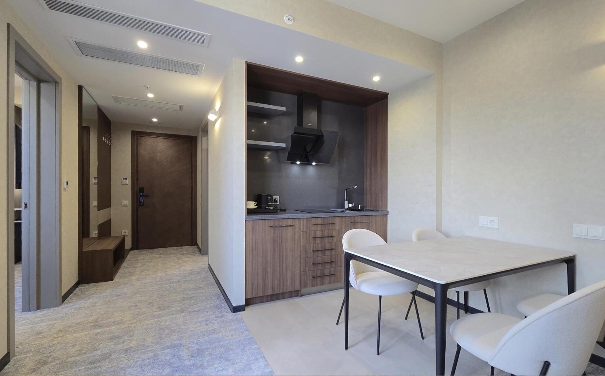 Griffin Hotel Тбилиси Екстериор снимка