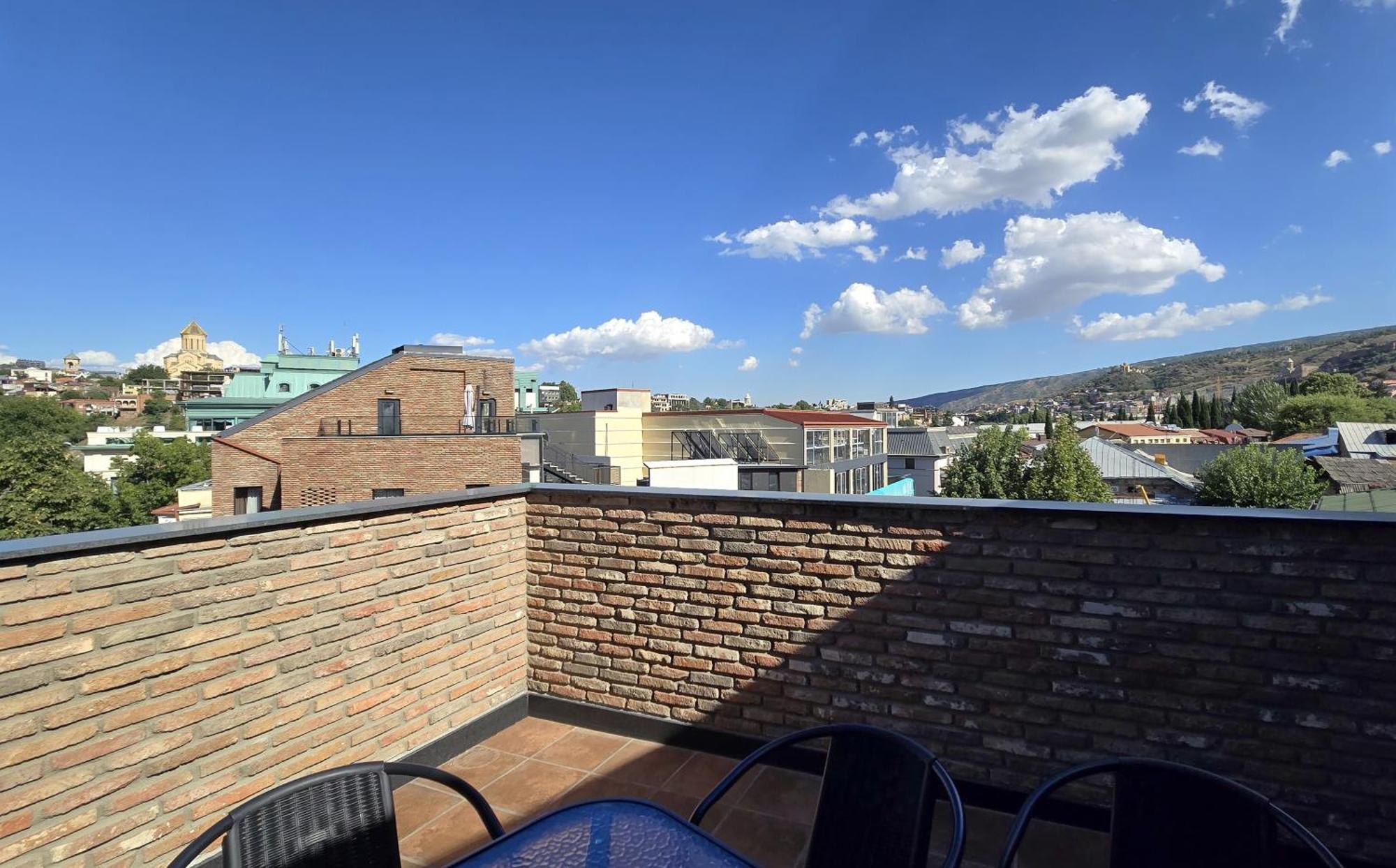 Griffin Hotel Тбилиси Екстериор снимка