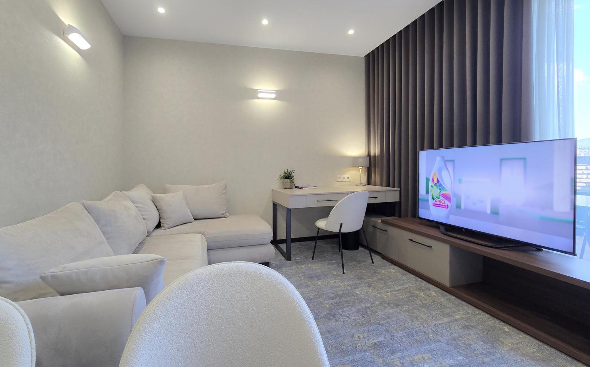 Griffin Hotel Тбилиси Екстериор снимка