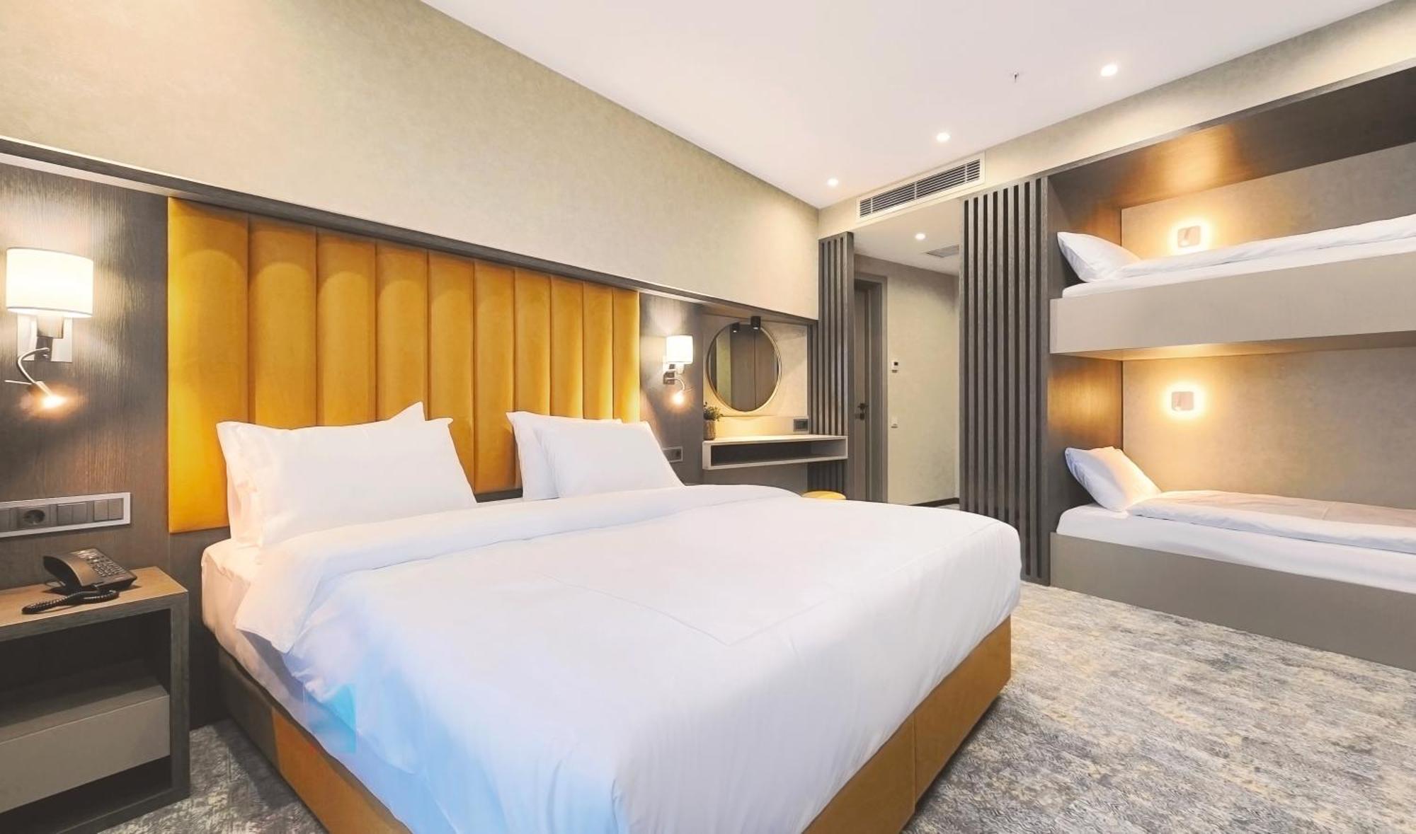 Griffin Hotel Тбилиси Екстериор снимка