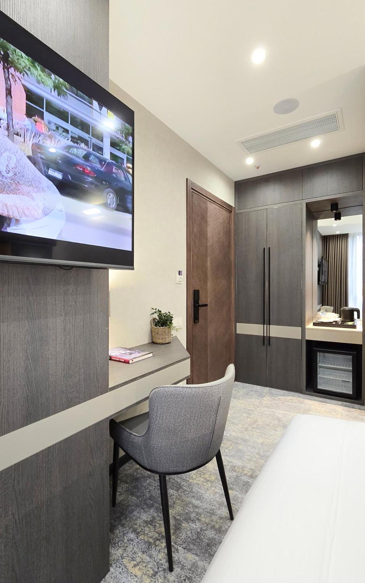 Griffin Hotel Тбилиси Екстериор снимка