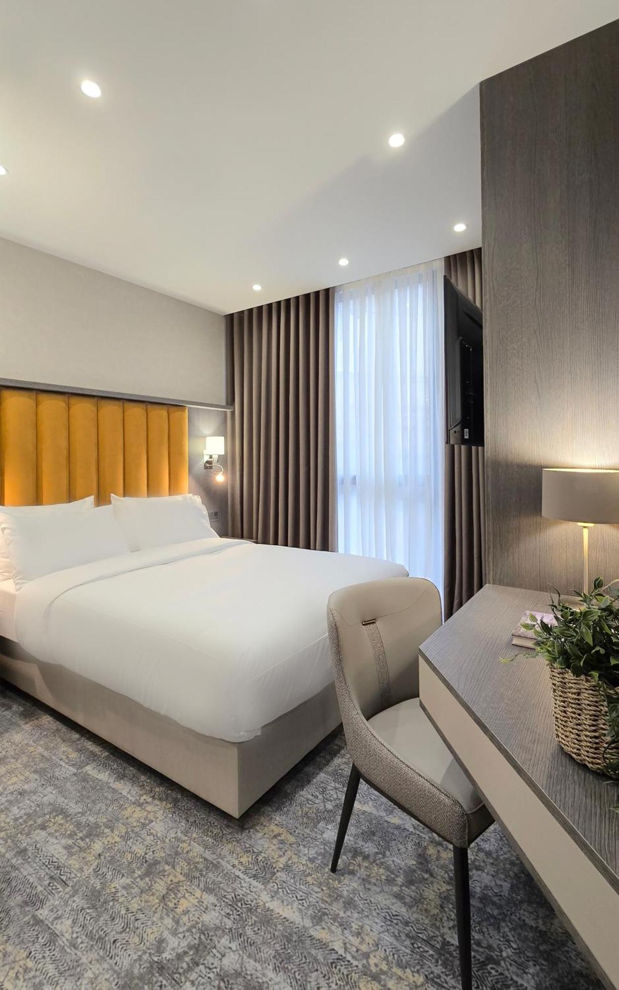 Griffin Hotel Тбилиси Екстериор снимка