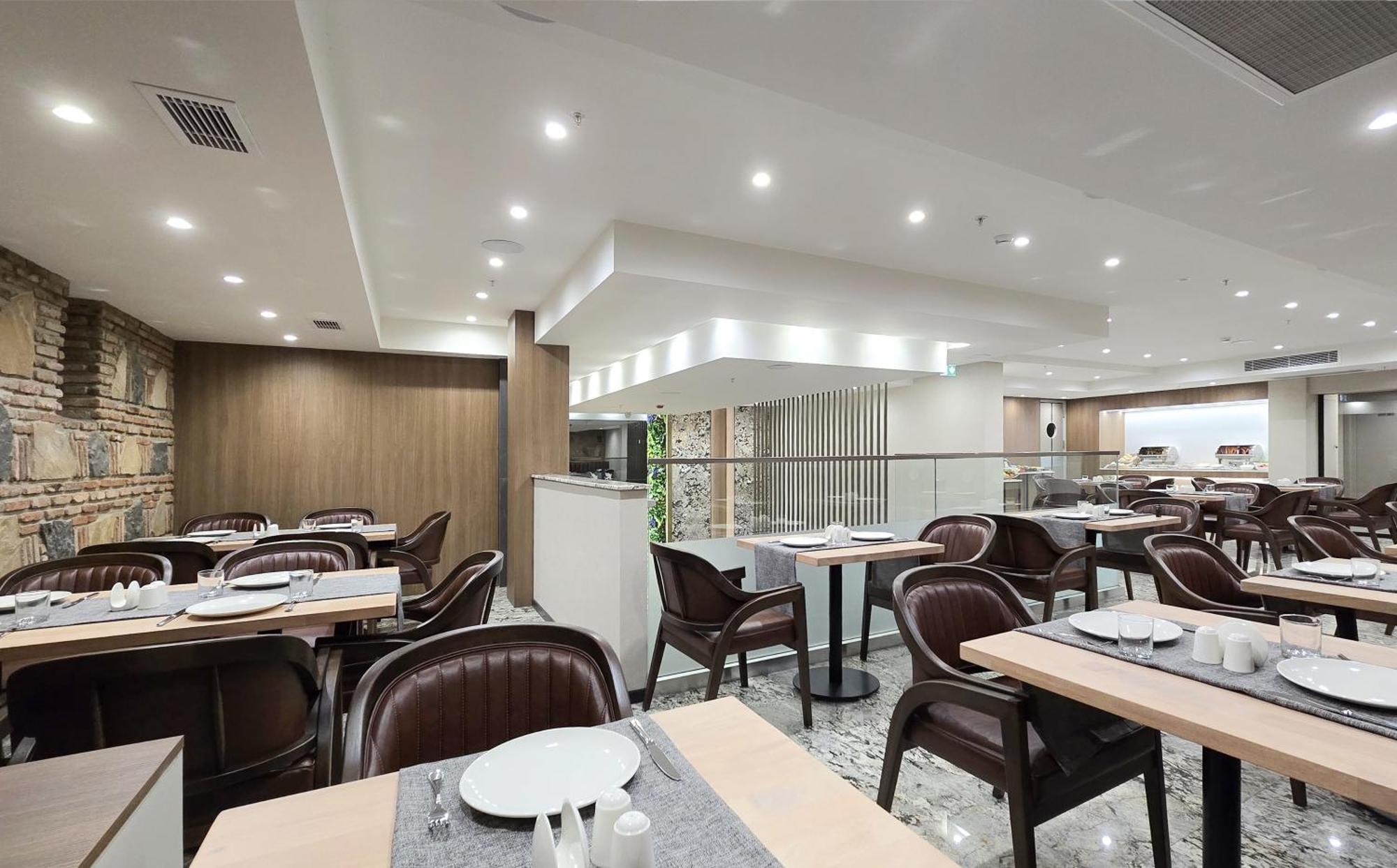Griffin Hotel Тбилиси Екстериор снимка