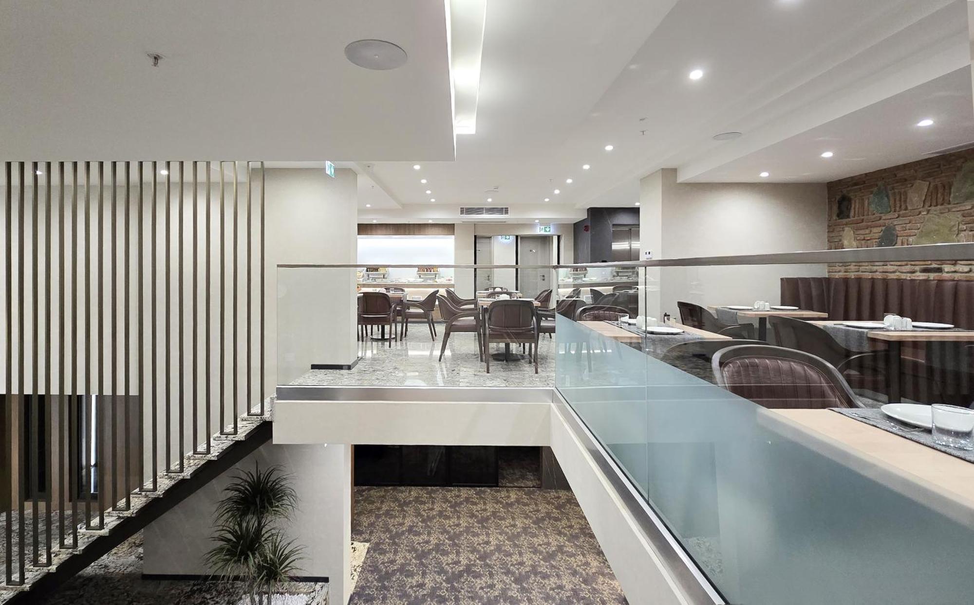 Griffin Hotel Тбилиси Екстериор снимка