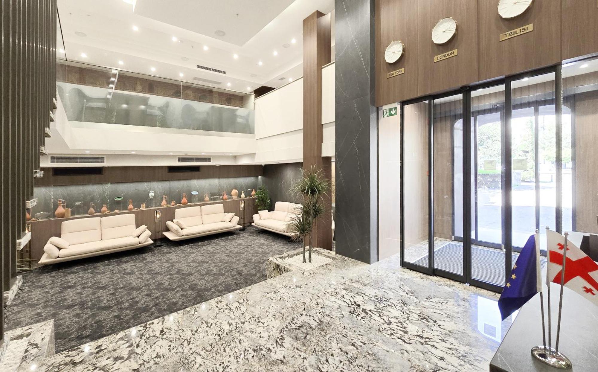 Griffin Hotel Тбилиси Екстериор снимка