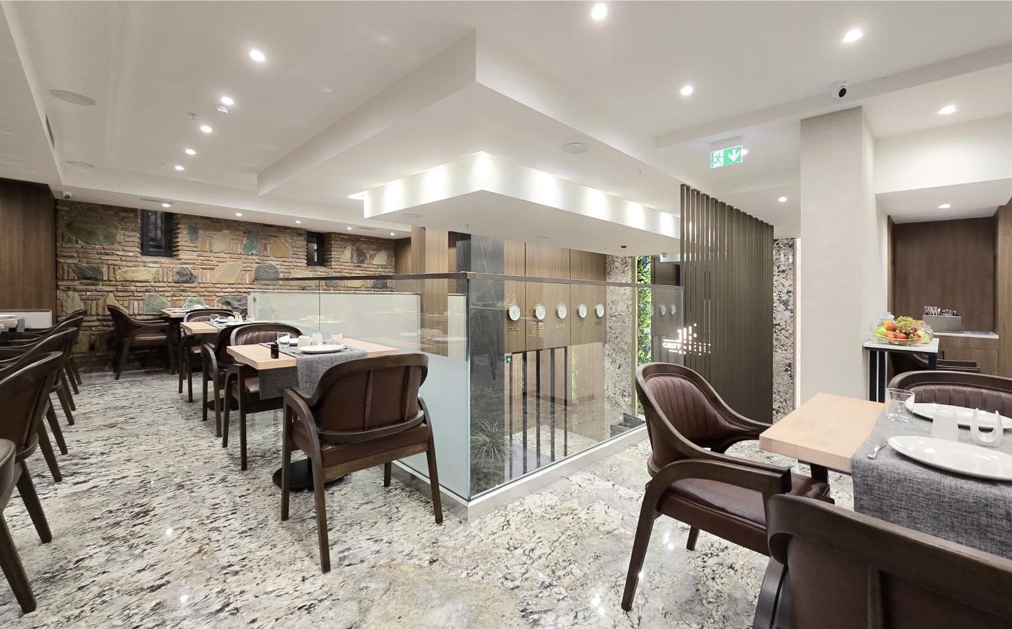 Griffin Hotel Тбилиси Екстериор снимка