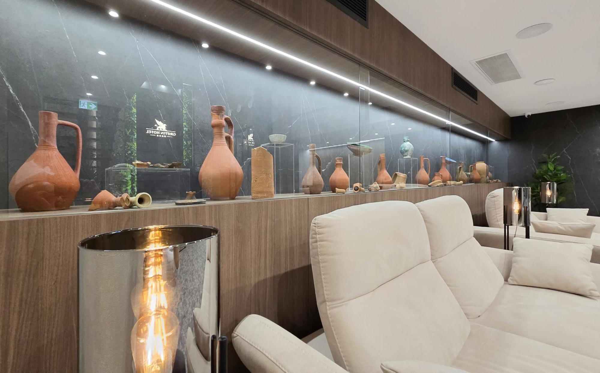 Griffin Hotel Тбилиси Екстериор снимка