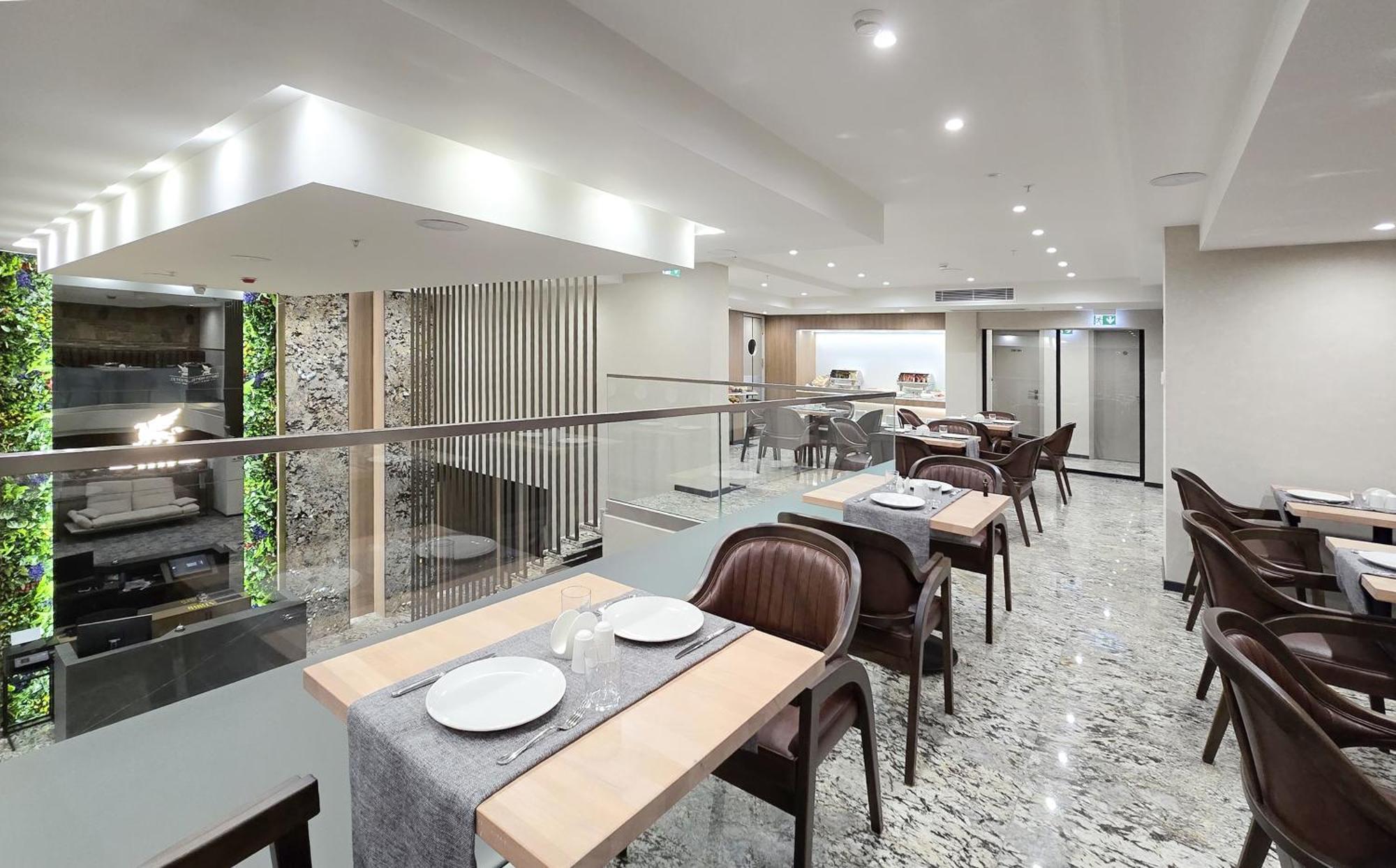 Griffin Hotel Тбилиси Екстериор снимка