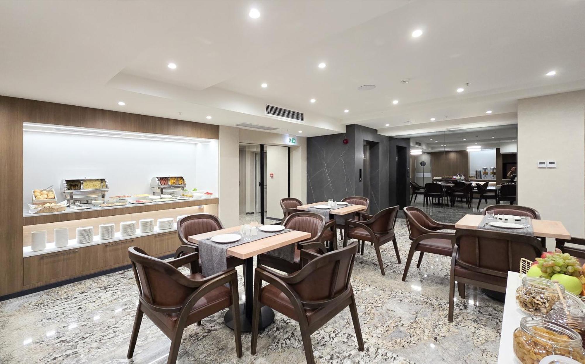 Griffin Hotel Тбилиси Екстериор снимка