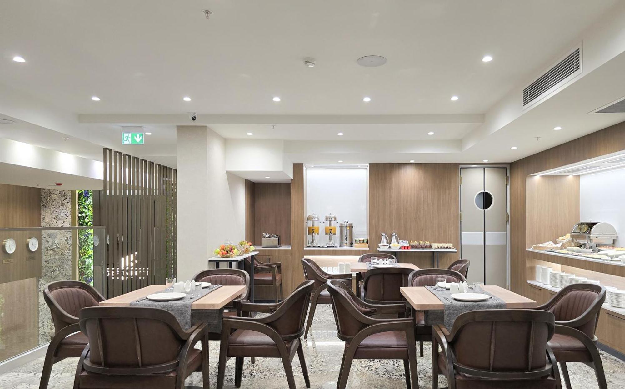 Griffin Hotel Тбилиси Екстериор снимка