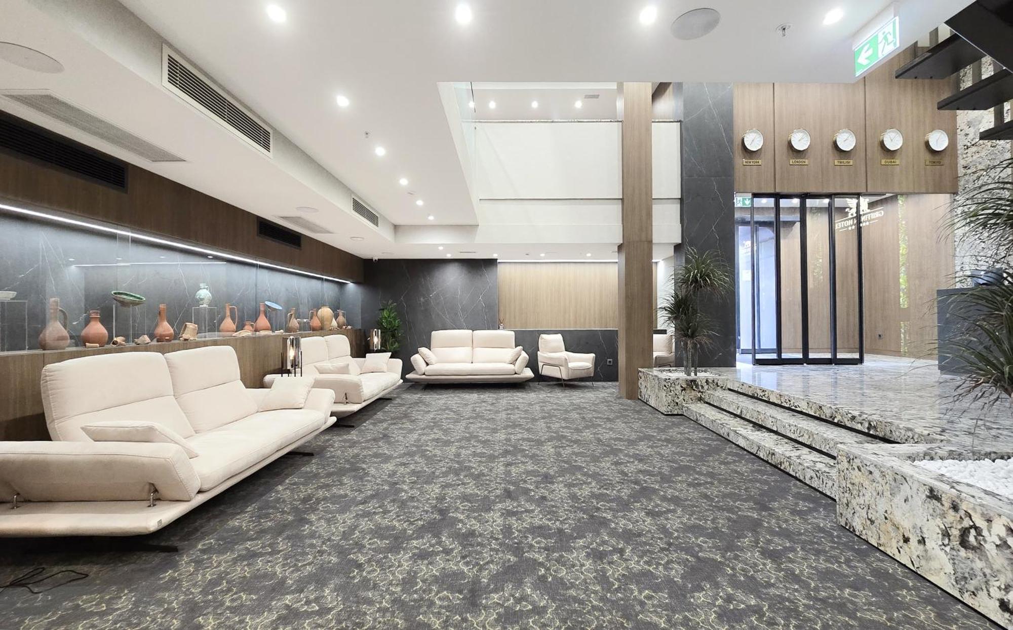 Griffin Hotel Тбилиси Екстериор снимка
