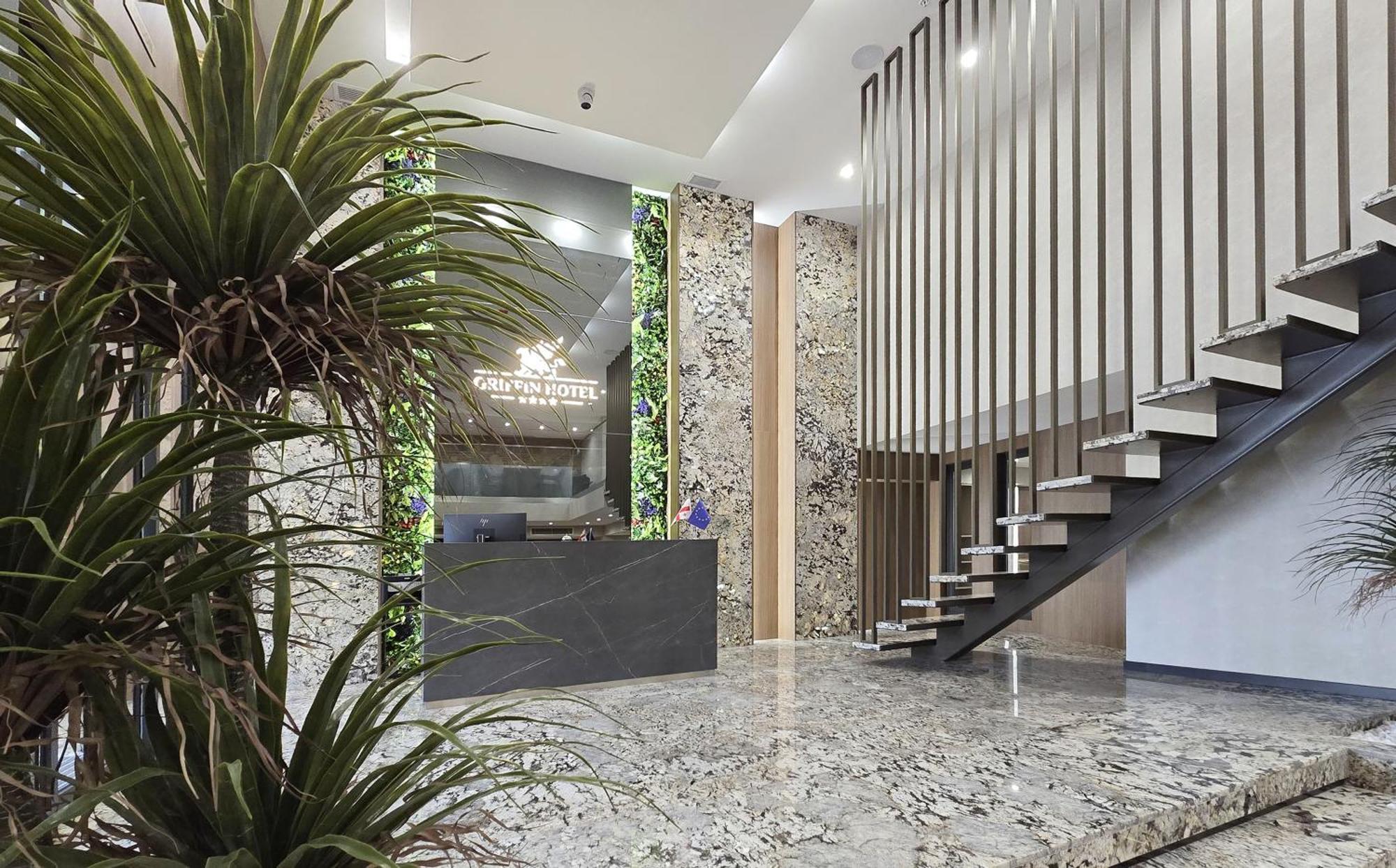 Griffin Hotel Тбилиси Екстериор снимка