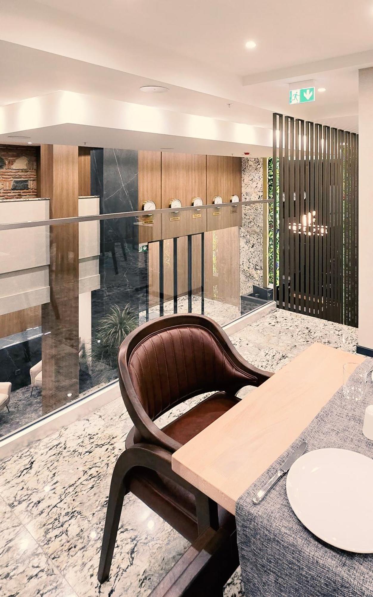 Griffin Hotel Тбилиси Екстериор снимка
