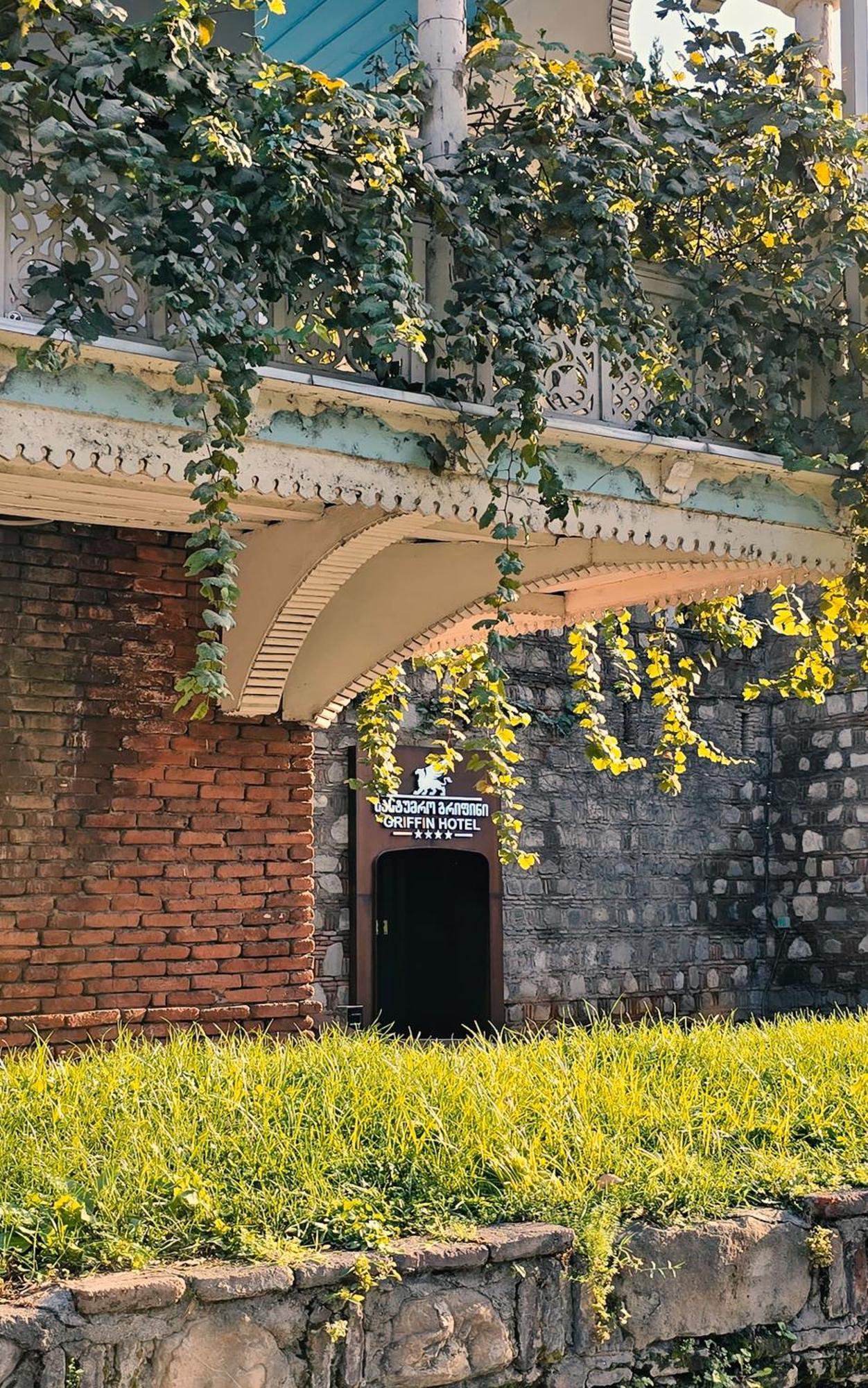 Griffin Hotel Тбилиси Екстериор снимка